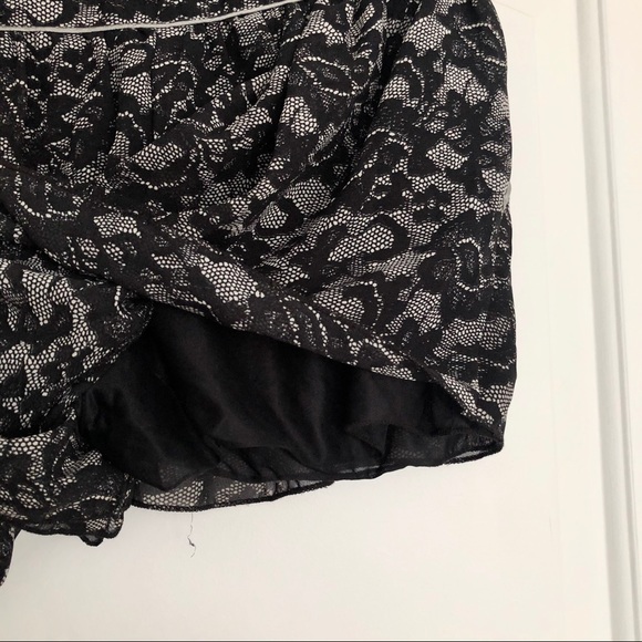 Lace Printed Shorts - Picture 5 of 7